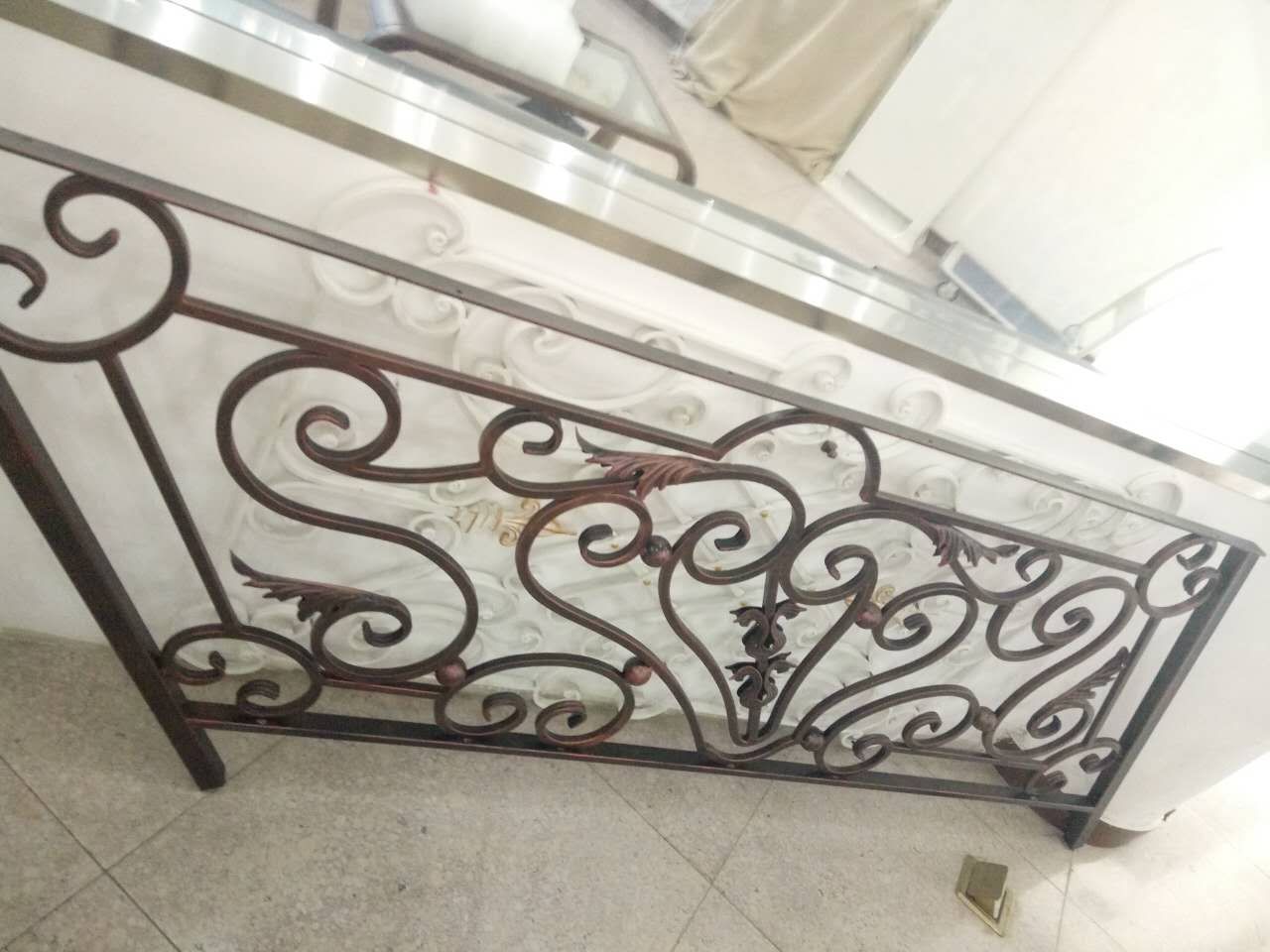 铁艺护手.jpg 铁艺护手.jpg